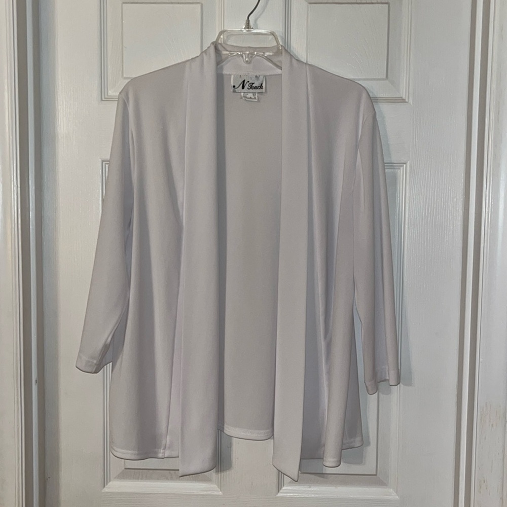 Women’s NTouch White Blazer, size Medium, 3/4 sleeves